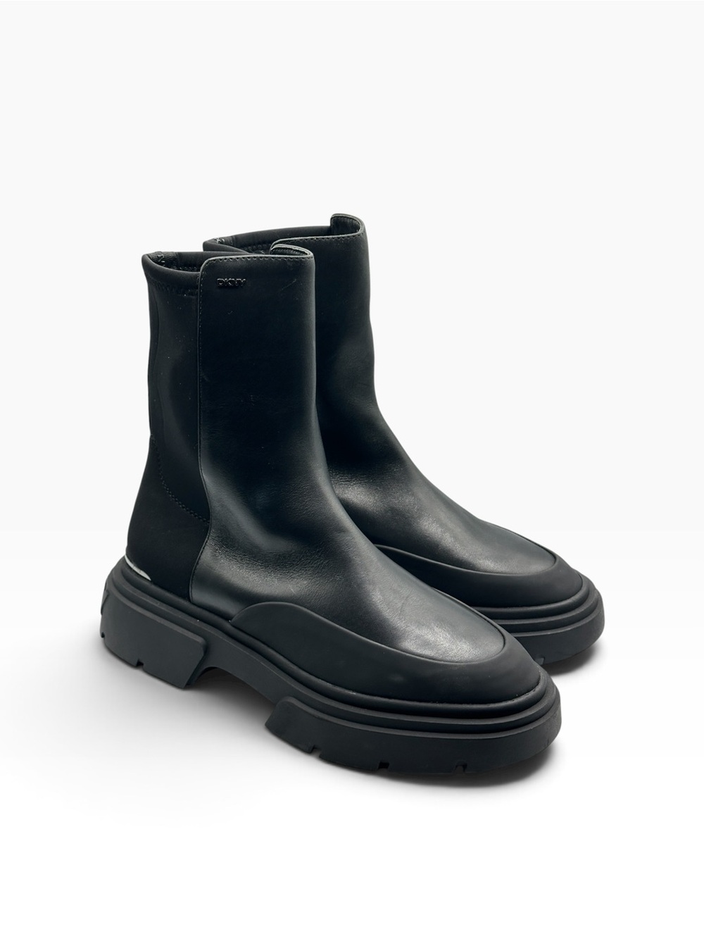 DKNY Fleming Black Chunky Chelsea Platform Ankle Boots. Sz: 8.5